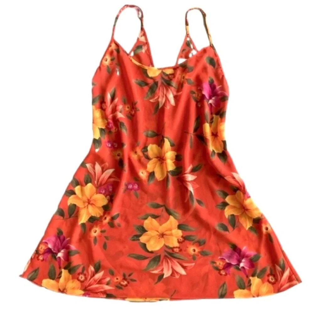 VINTAGE VICTORIA’S SECRET Floral Chemise - Picture 1 of 3